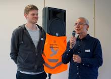 Clemens Ronnefeldt stellt auf der Jahrestagung 2026 seinen Nachvollger Kevin Kaiser vor